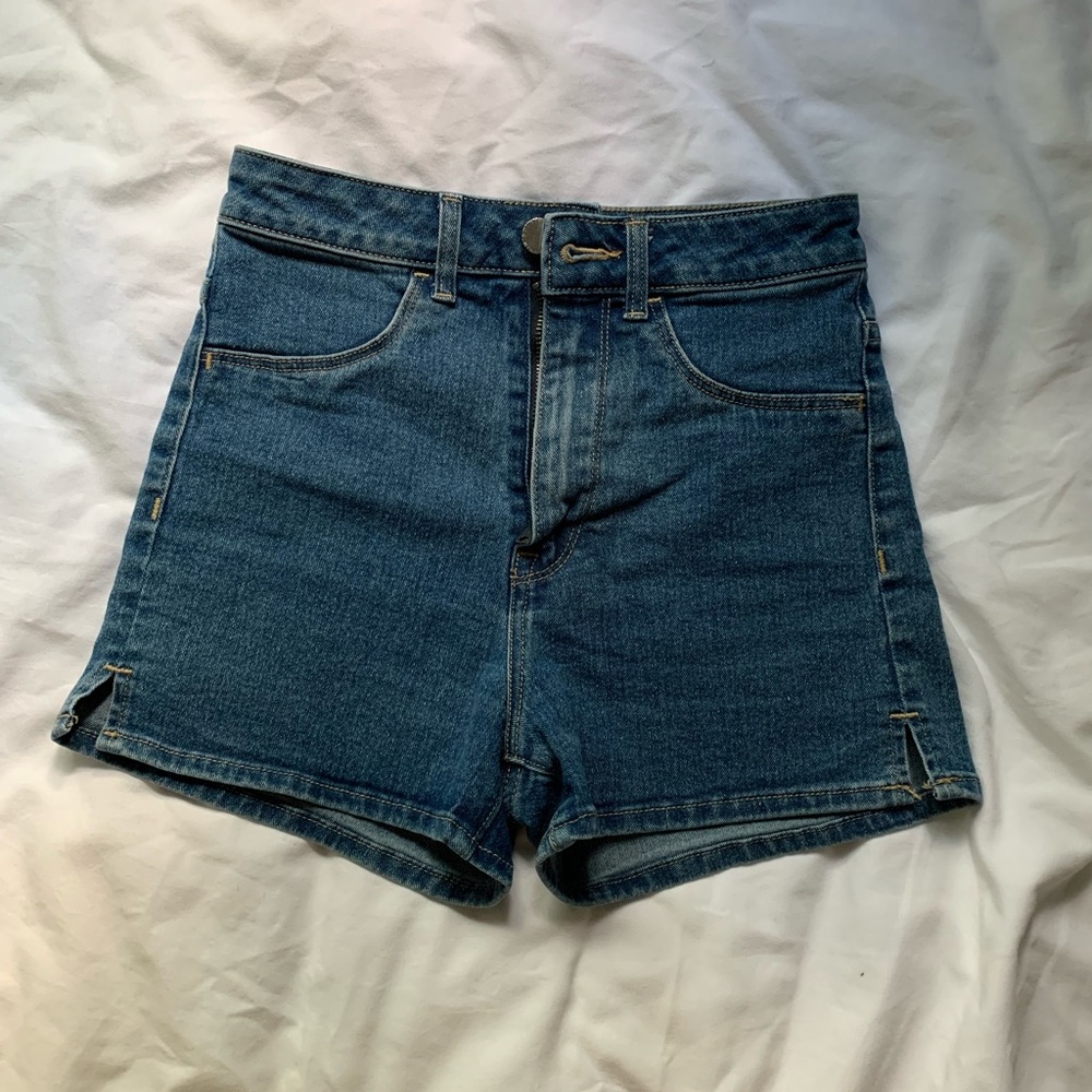h&m blue high waisted jean shorts